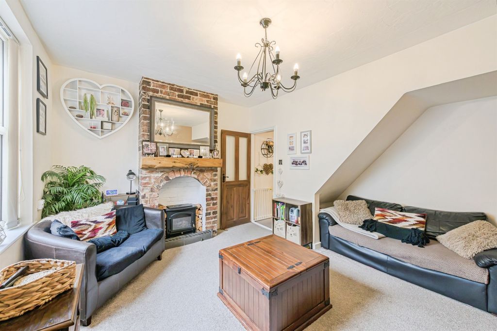 Property photo 2 of 16