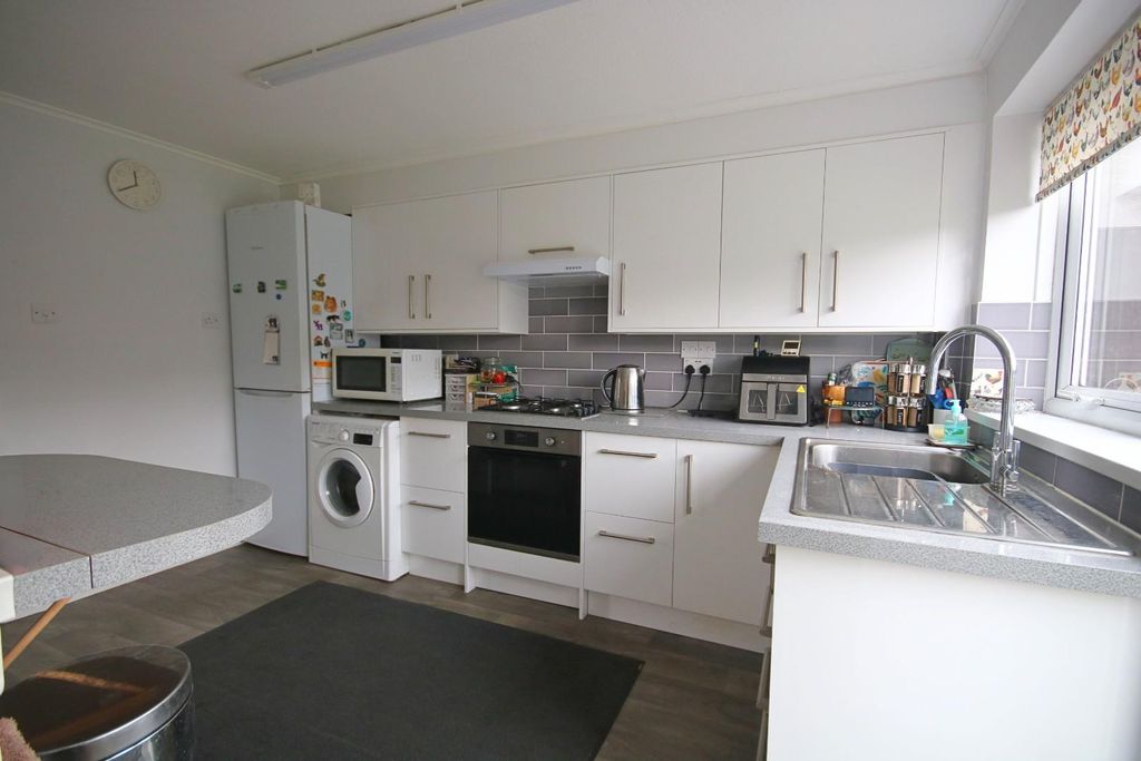 Property photo 3 of 9 Kitch2 (25).Jpg