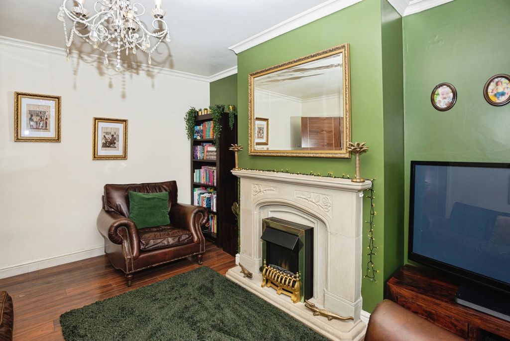 Property photo 3 of 12 Photo