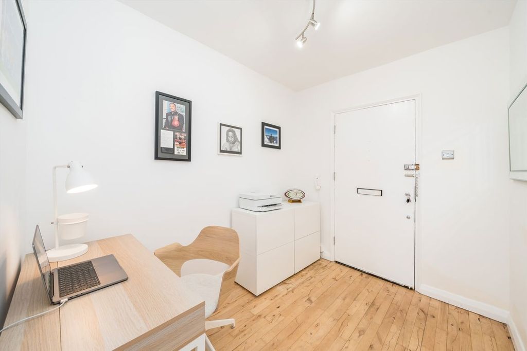 Property photo 2 of 8