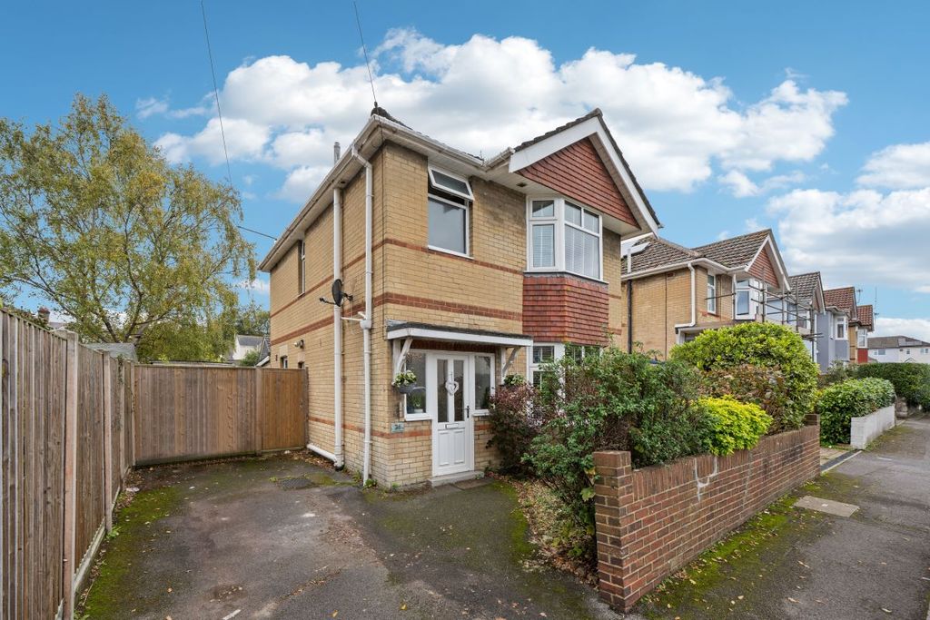 Property photo 1 of 20