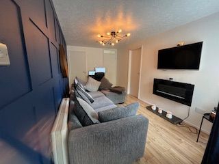 Property photo 2 of 7 Living Room