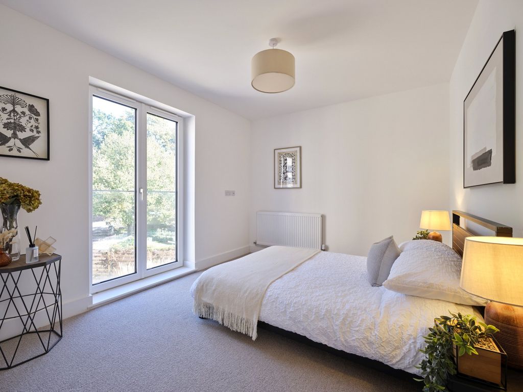 Property photo 3 of 8 Bedroom