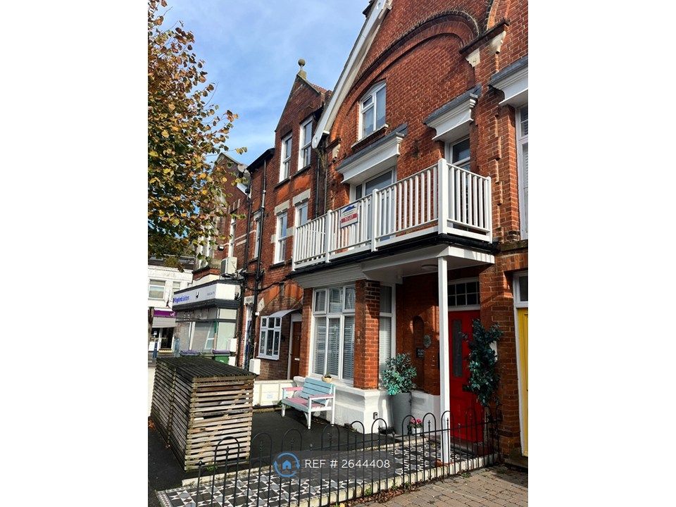 Property photo 2 of 32