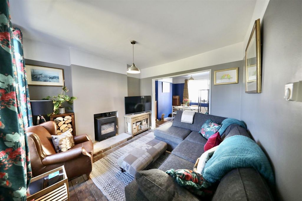 Property photo 2 of 15 Living Room