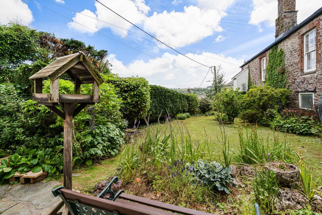 Property photo 2 of 23