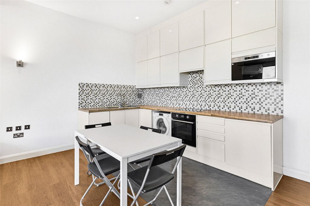 Property photo 2 of 14 Picture No. 08