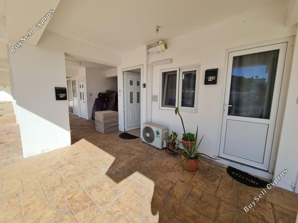 Property photo 3 of 42