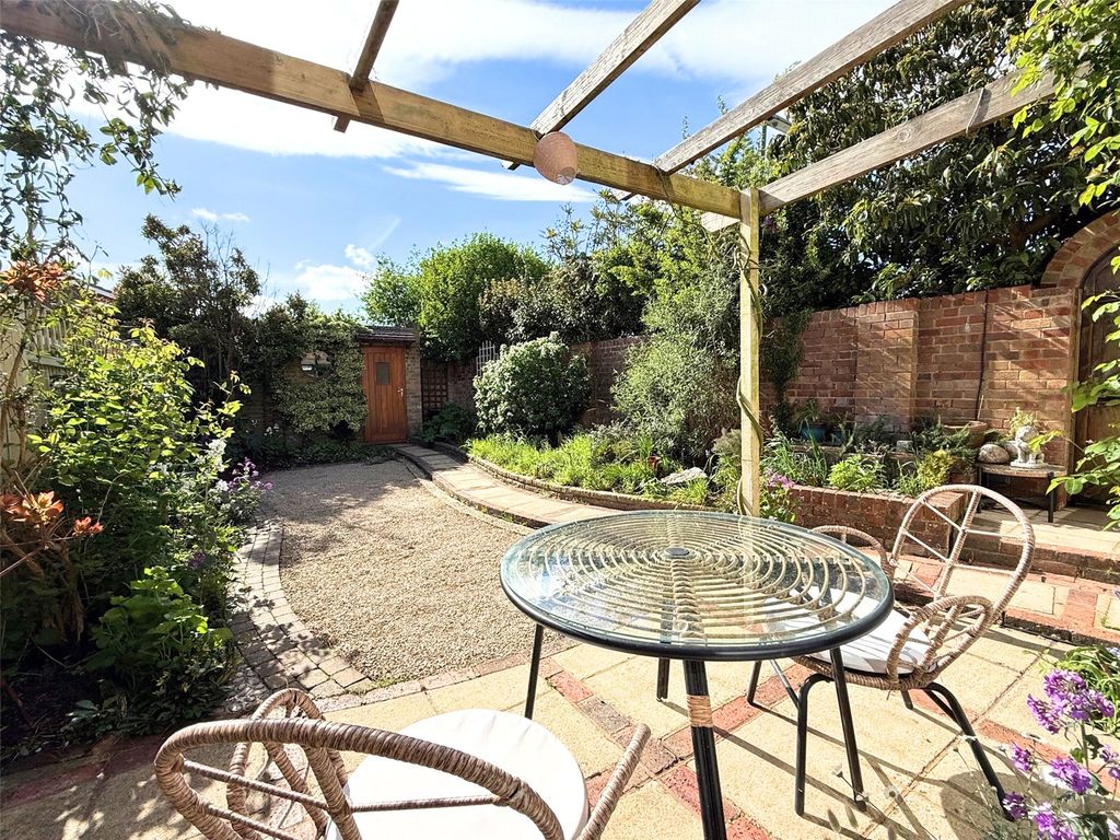 Property photo 2 of 15 Picture No. 27