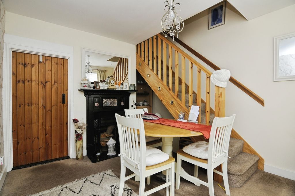 Property photo 3 of 11 Photo