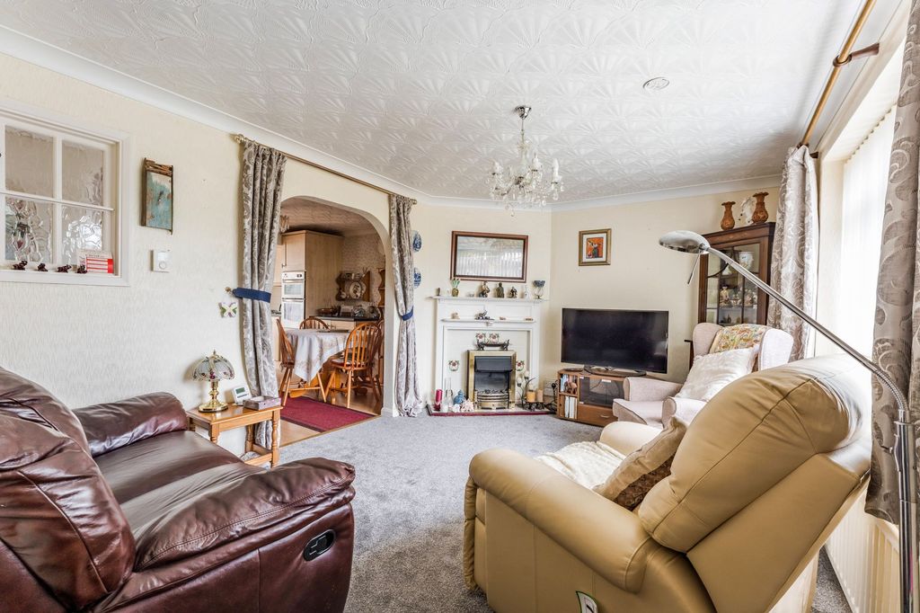 Property photo 3 of 19