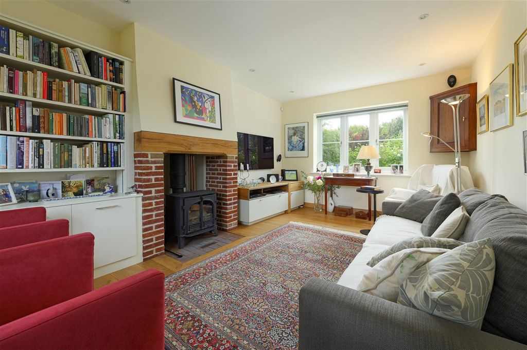 Property photo 3 of 31