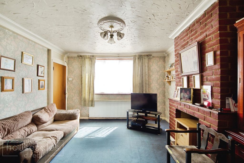 Property photo 3 of 11