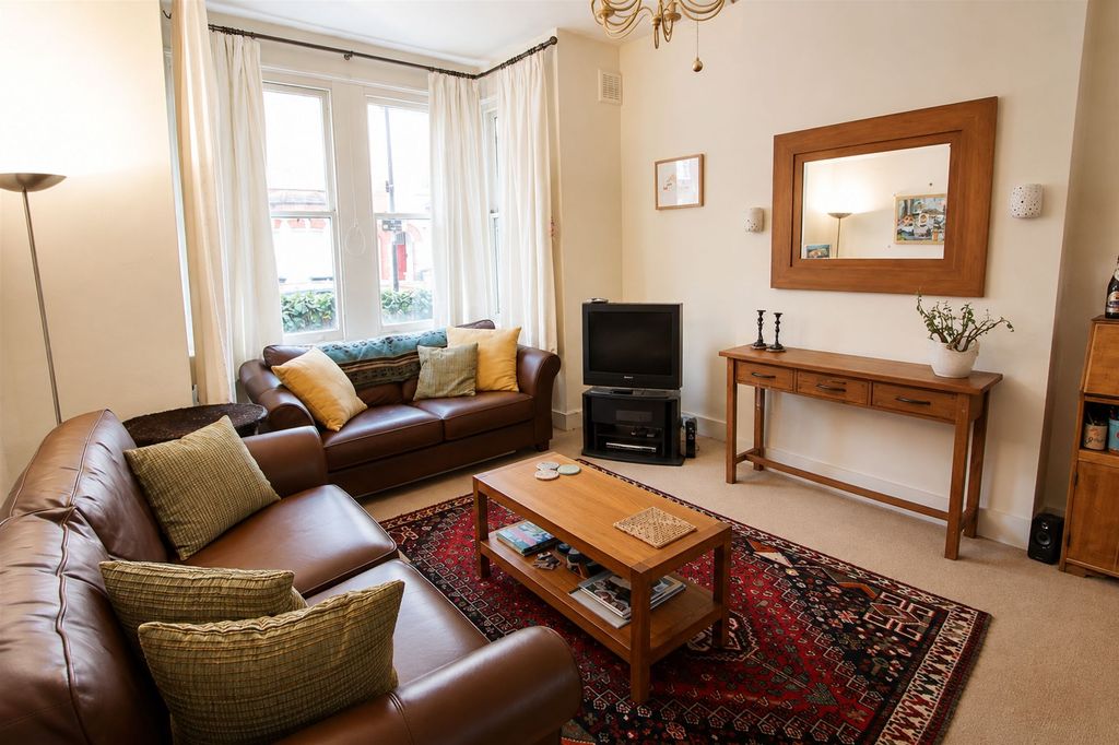 Property photo 2 of 7