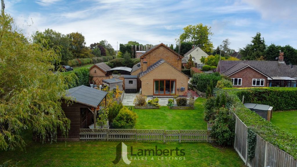 Property photo 2 of 54 Rear Garden