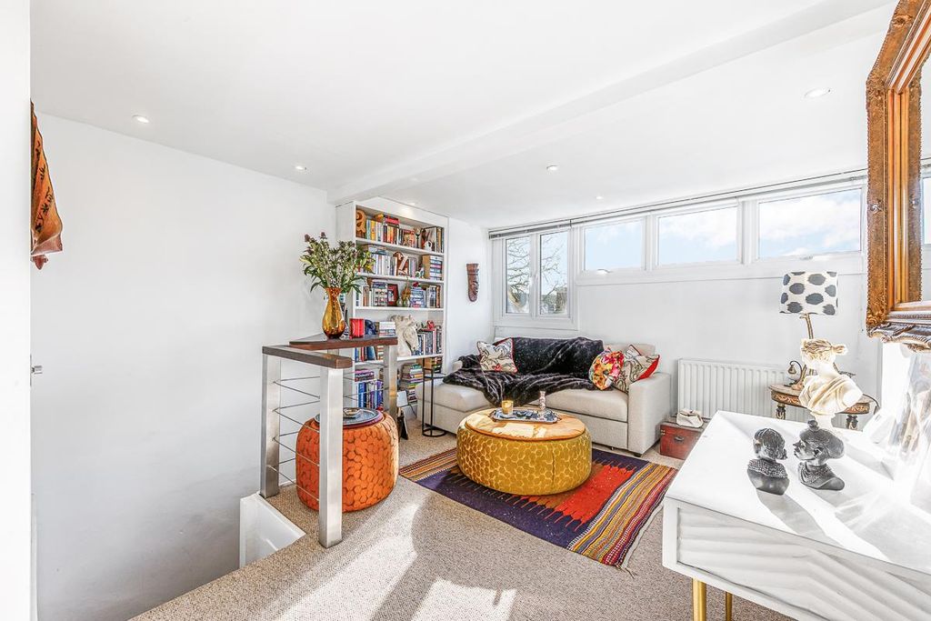 Property photo 2 of 6