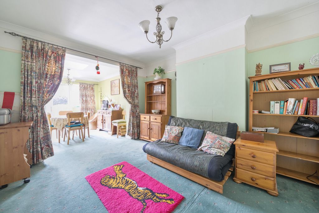 Property photo 2 of 14 1327763-6-688221B...