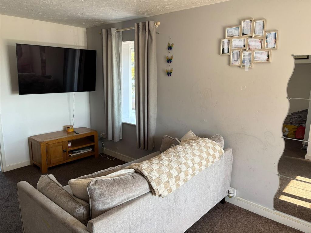 Property photo 2 of 8 Ujid3514.Jpg