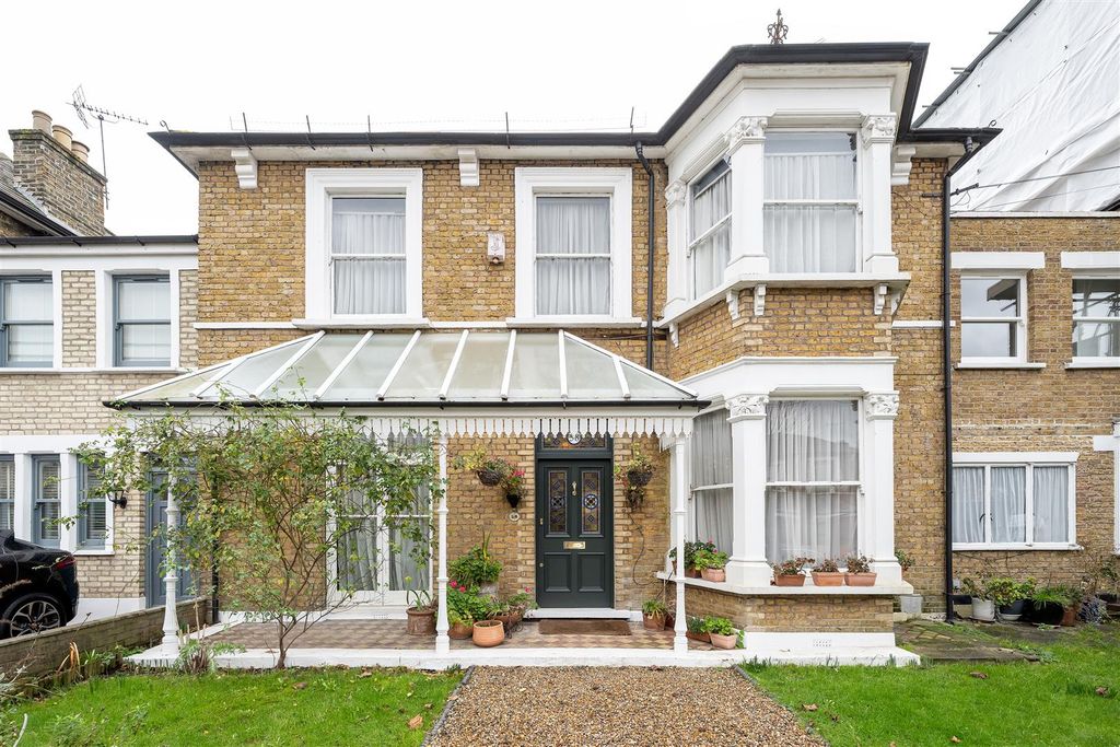 Property photo 1 of 51 Windsor Road, E7