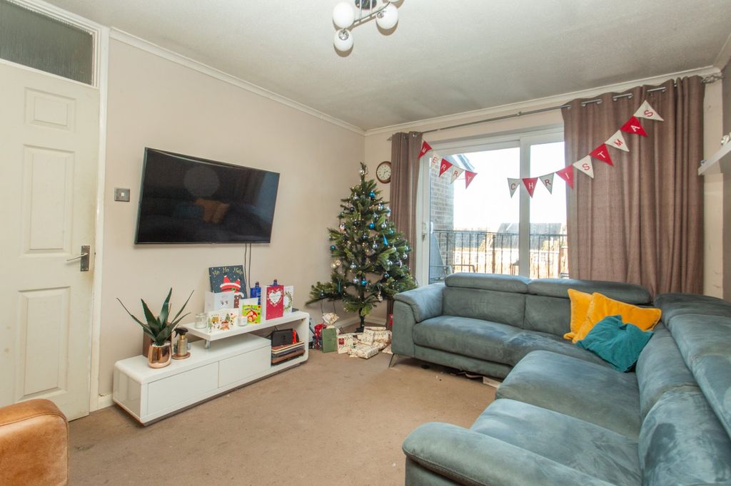 Property photo 2 of 12 Picture 2