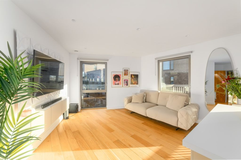 Property photo 1 of 14 Reception