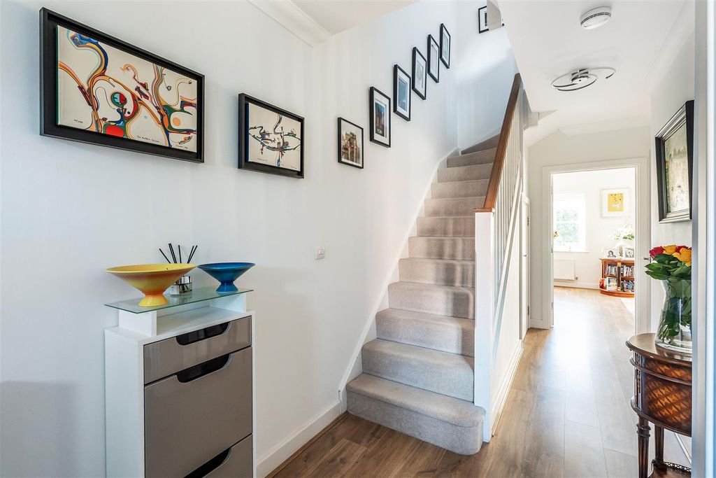 Property photo 2 of 17 21-Hartfield-Road-15.Jpg