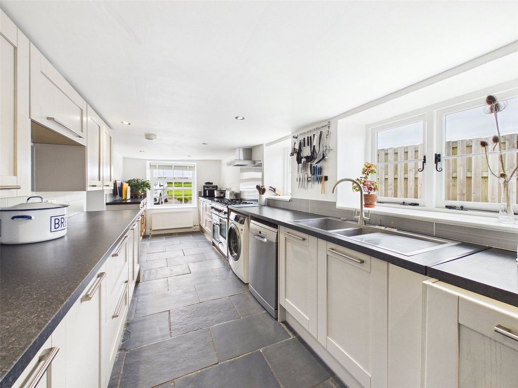 Property photo 2 of 19 Picture No. 08