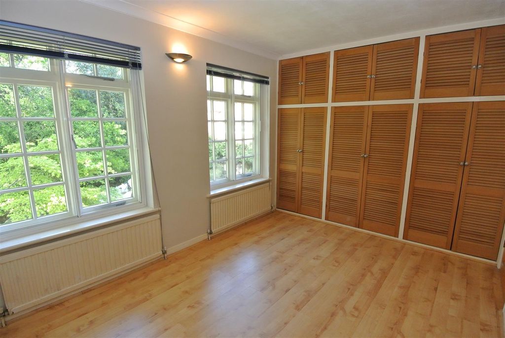 Property photo 2 of 8 Bedroom A.Jpg