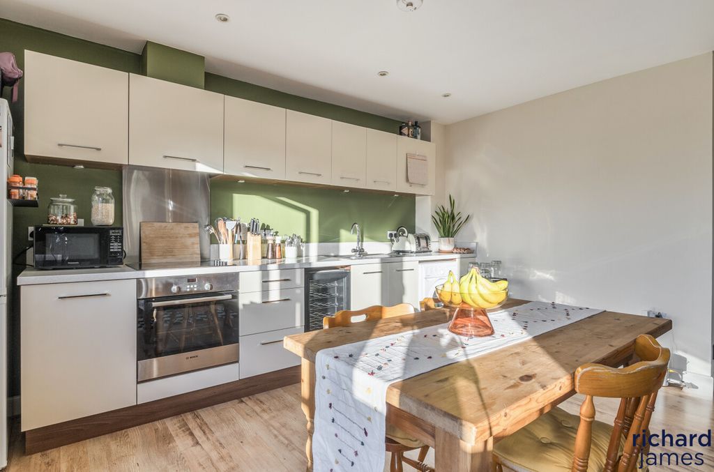 Property photo 3 of 14 819Edbac2A614Bb89585E672Ab935859