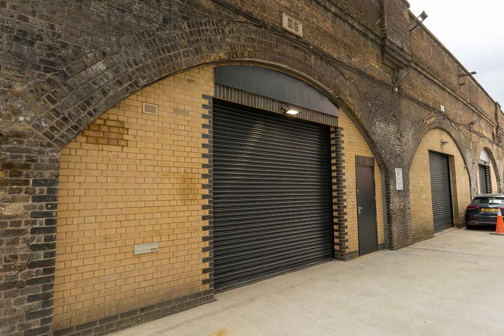 Property photo 3 of 6 The Front Of An Arch.