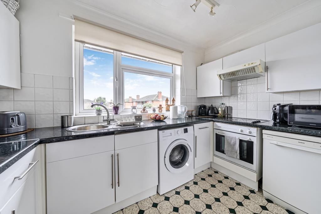 Property photo 3 of 20 Kitchen