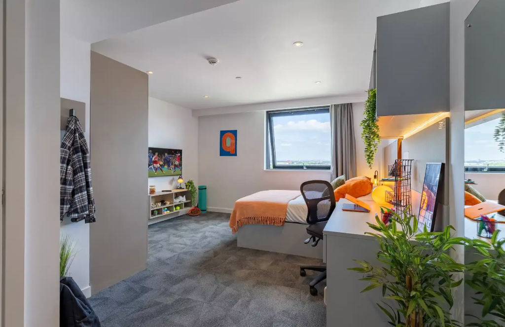 Property photo 3 of 21