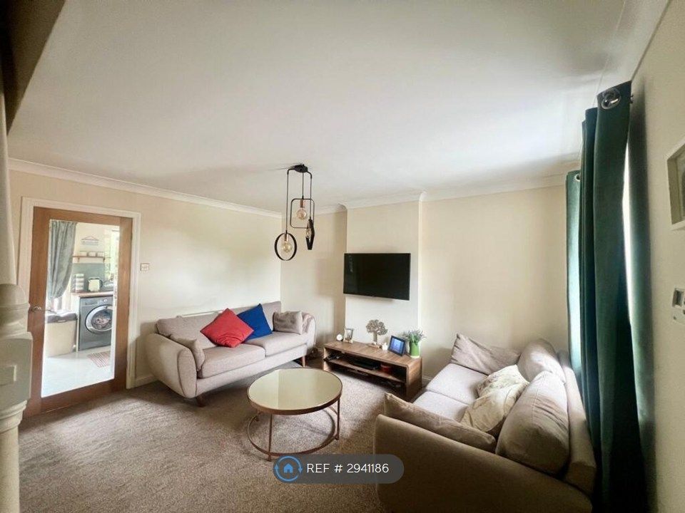 Property photo 2 of 15 Living Room