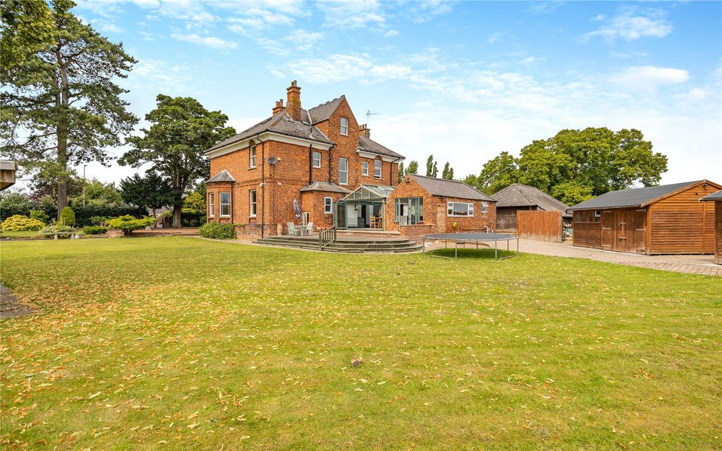 Property photo 1 of 18 Rear View