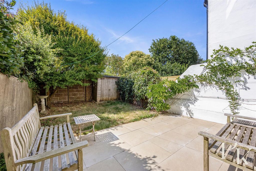 Property photo 3 of 19