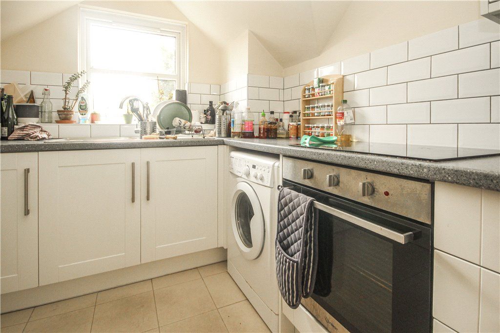 Property photo 3 of 10 Kitchen