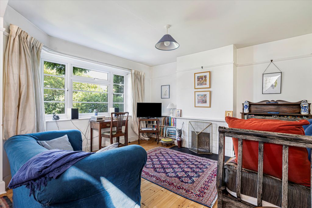 Property photo 2 of 17 Image