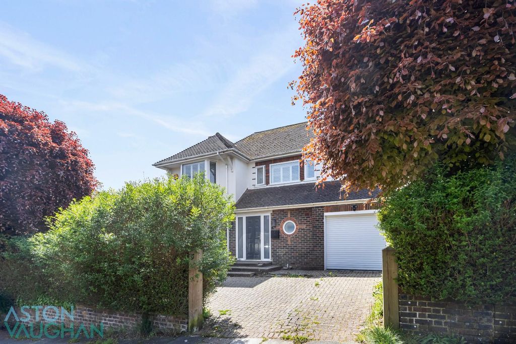 Property photo 1 of 30