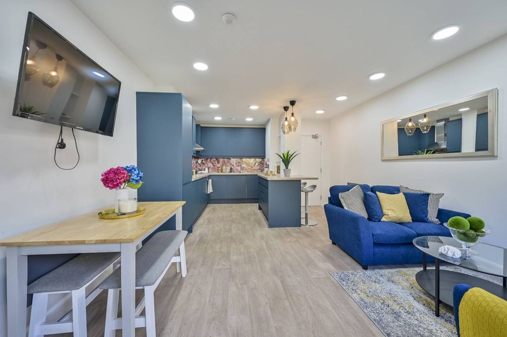 Property photo 3 of 23