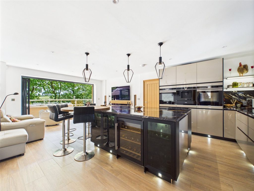 Property photo 3 of 16 Picture No. 06