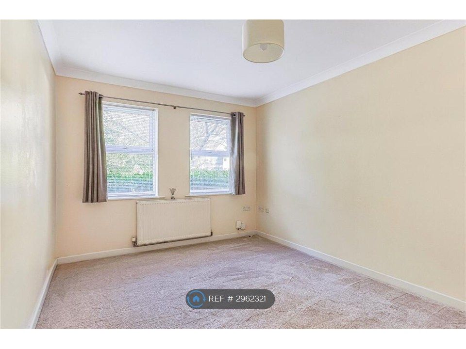 Property photo 3 of 9 Lounge/Dining Room