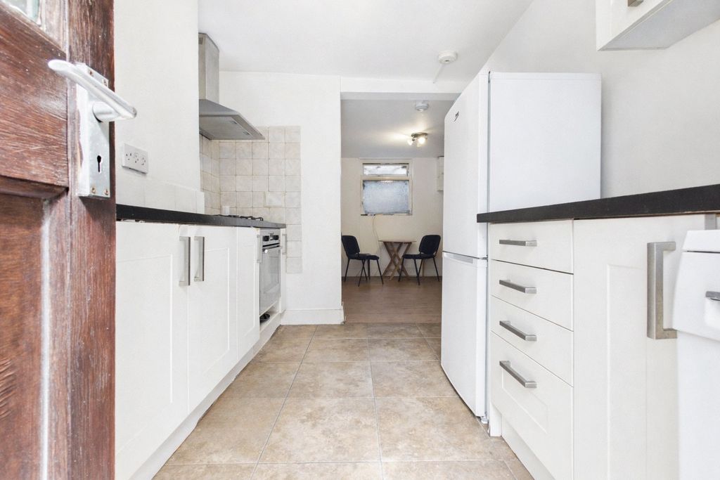 Property photo 1 of 12 Kitchen