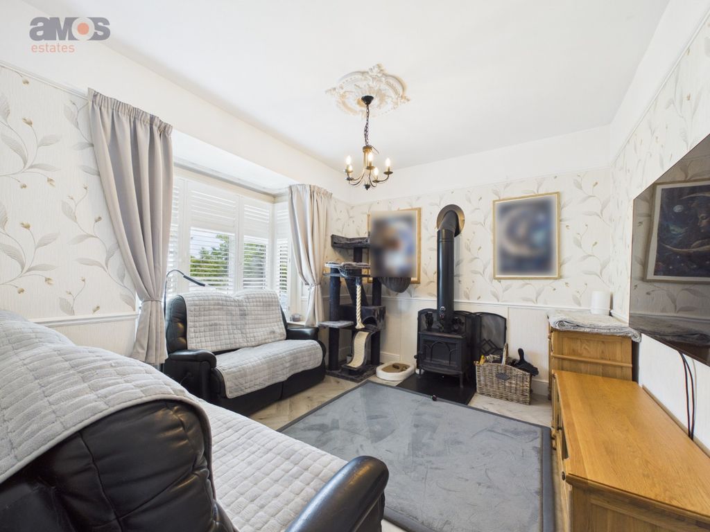 Property photo 3 of 27 5181756