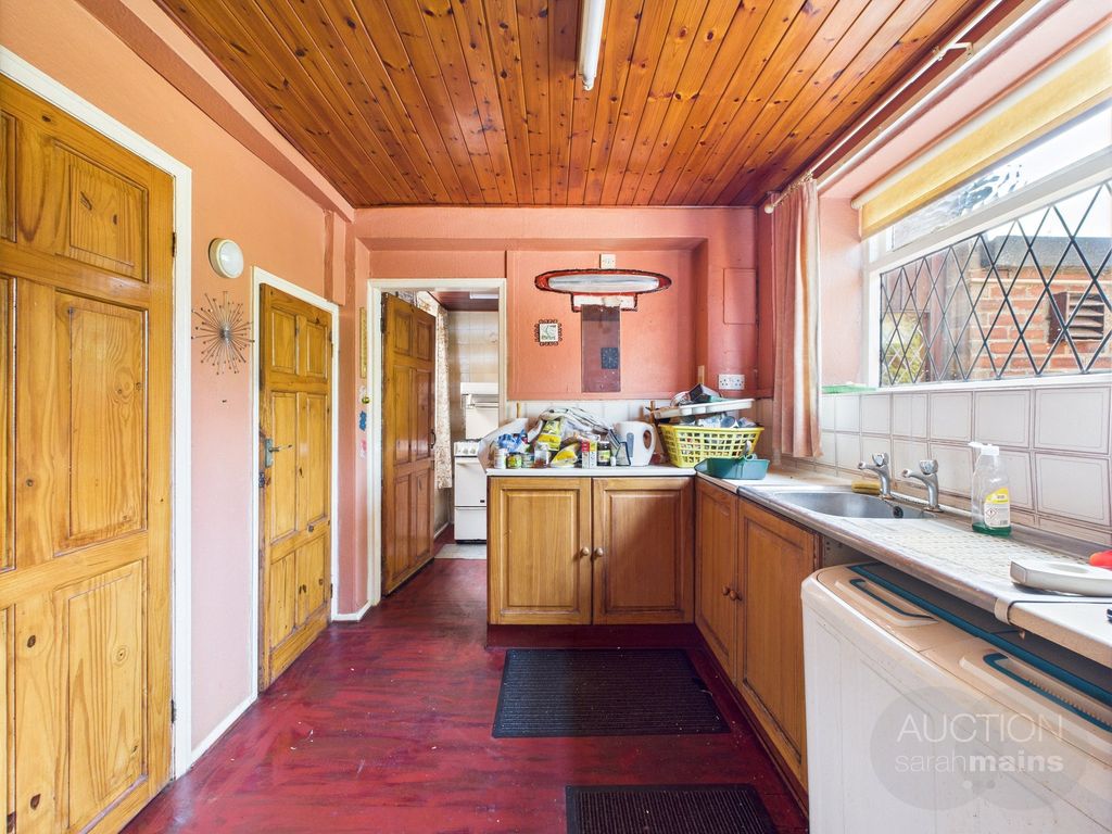 Property photo 3 of 13 Kitchen