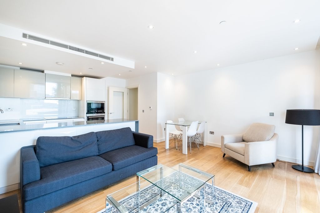 Property photo 2 of 12 Regents Wharf