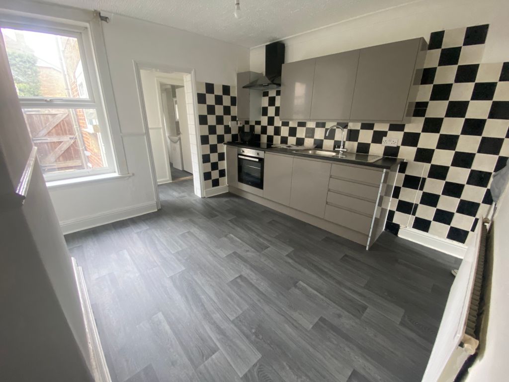 Property photo 3 of 8 Photo