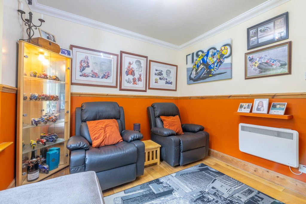 Property photo 3 of 38