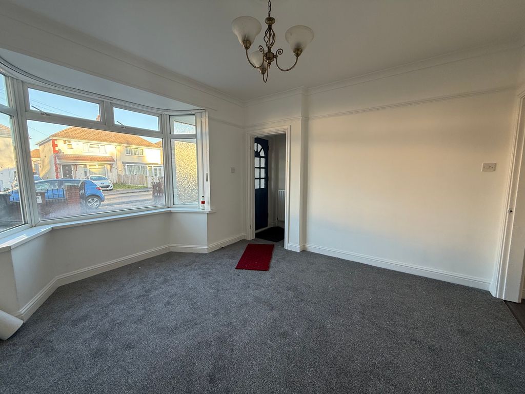 Property photo 2 of 17 Image