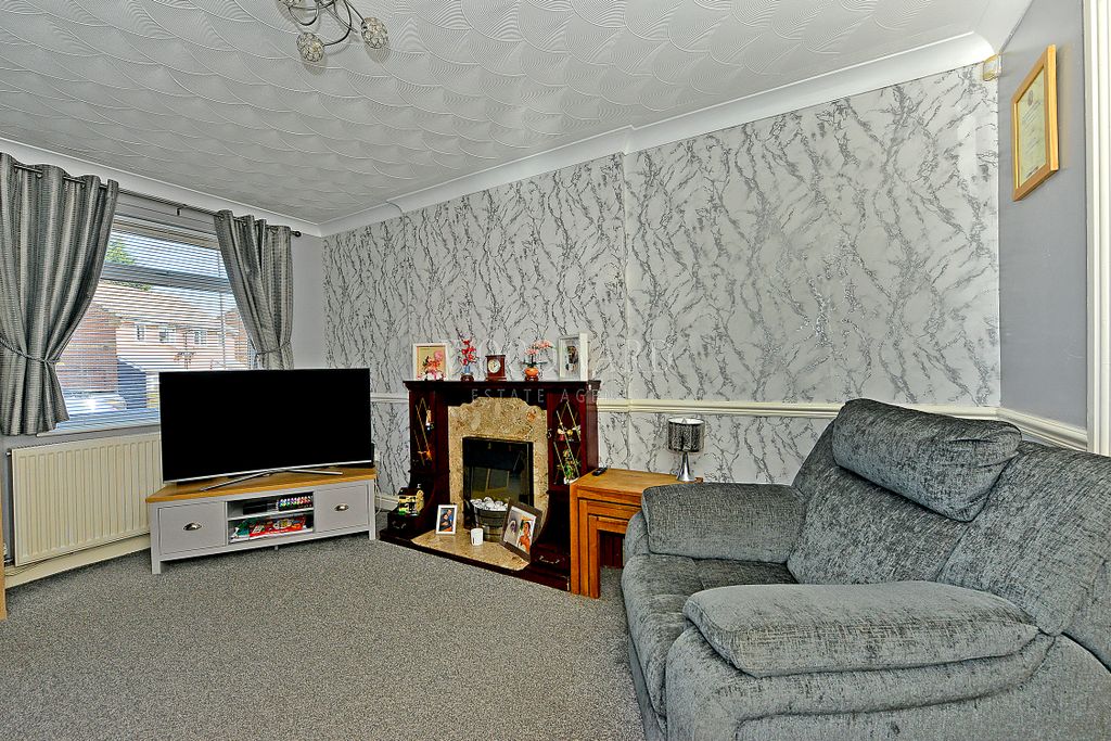 Property photo 3 of 15 Living Room