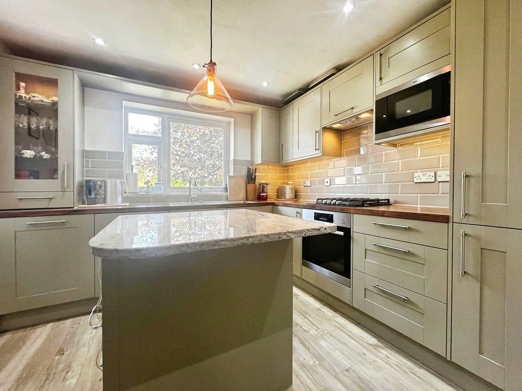Property photo 3 of 11 Pbox-Img.Jpg